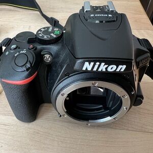 Nikon D5600 with 2 lenses and accessories